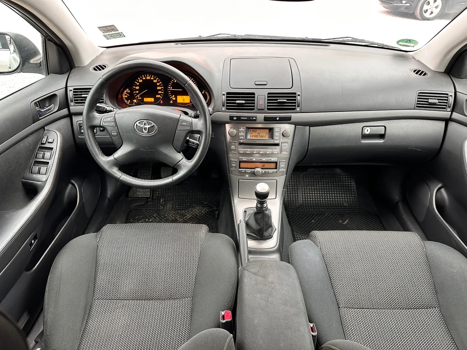 Toyota Avensis  - изображение 5