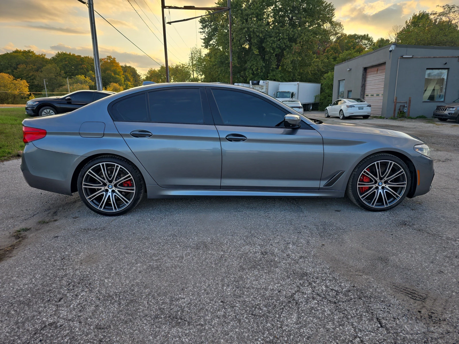 BMW 540 ОБДУХВАНЕ * * CARFAX * * АВТО КРЕДИТ * *  - изображение 4