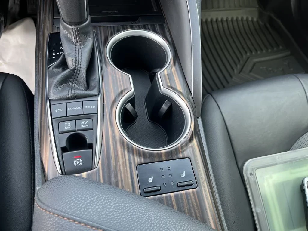 Toyota Camry EXECUTIVE/208HP/BSA/KLESS/CRUISEC./L.ASS/LED/935f | Mobile.bg � ����������� 13