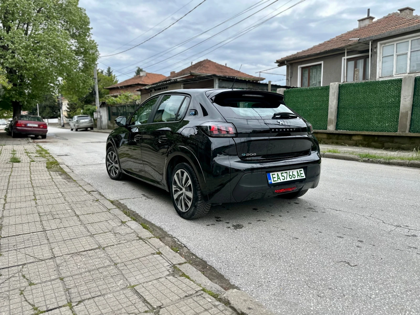 Peugeot 208 e208 , снимка 5 - Автомобили и джипове - 53565124