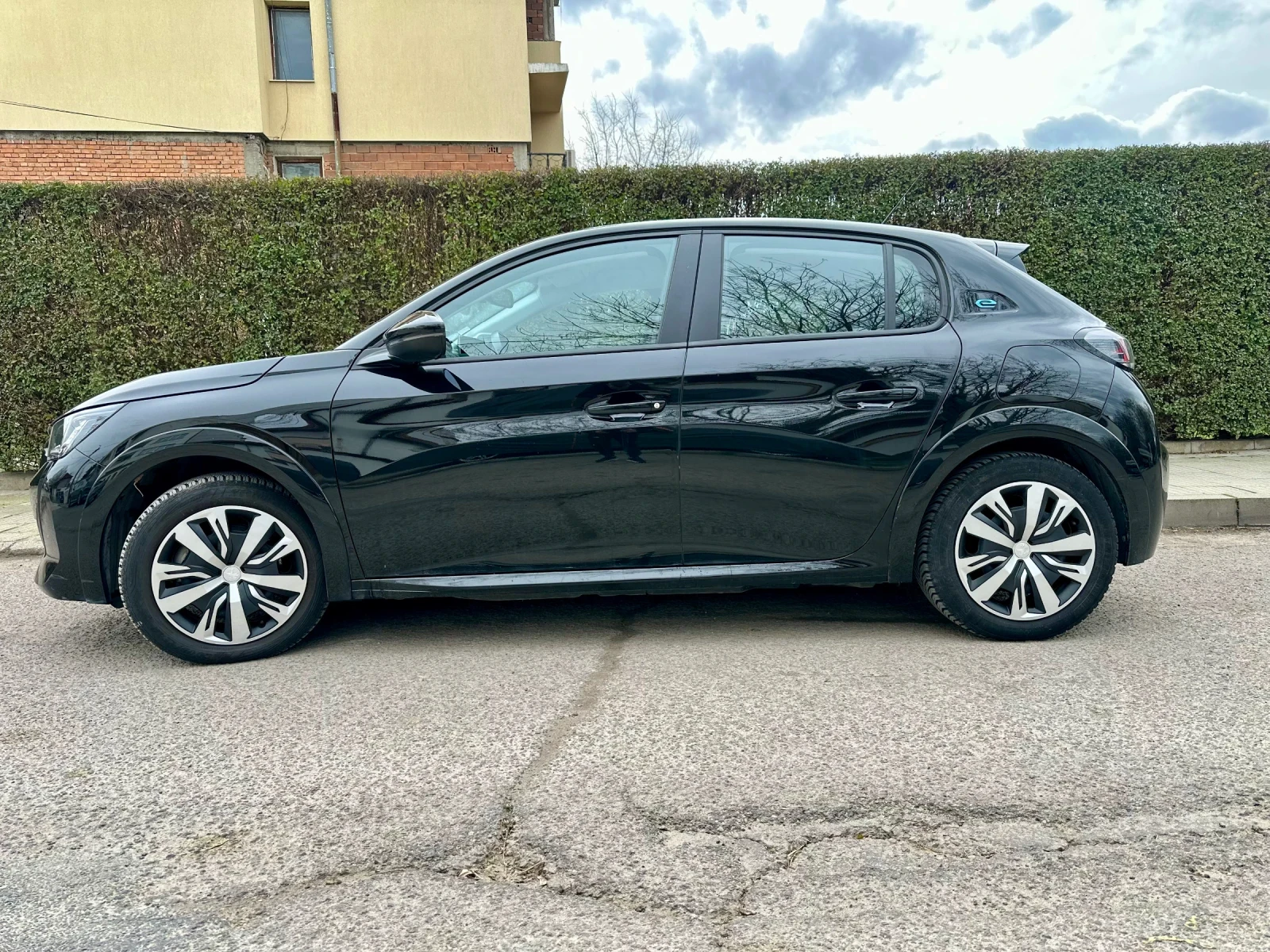Peugeot 208 e208 , снимка 4 - Автомобили и джипове - 53565124