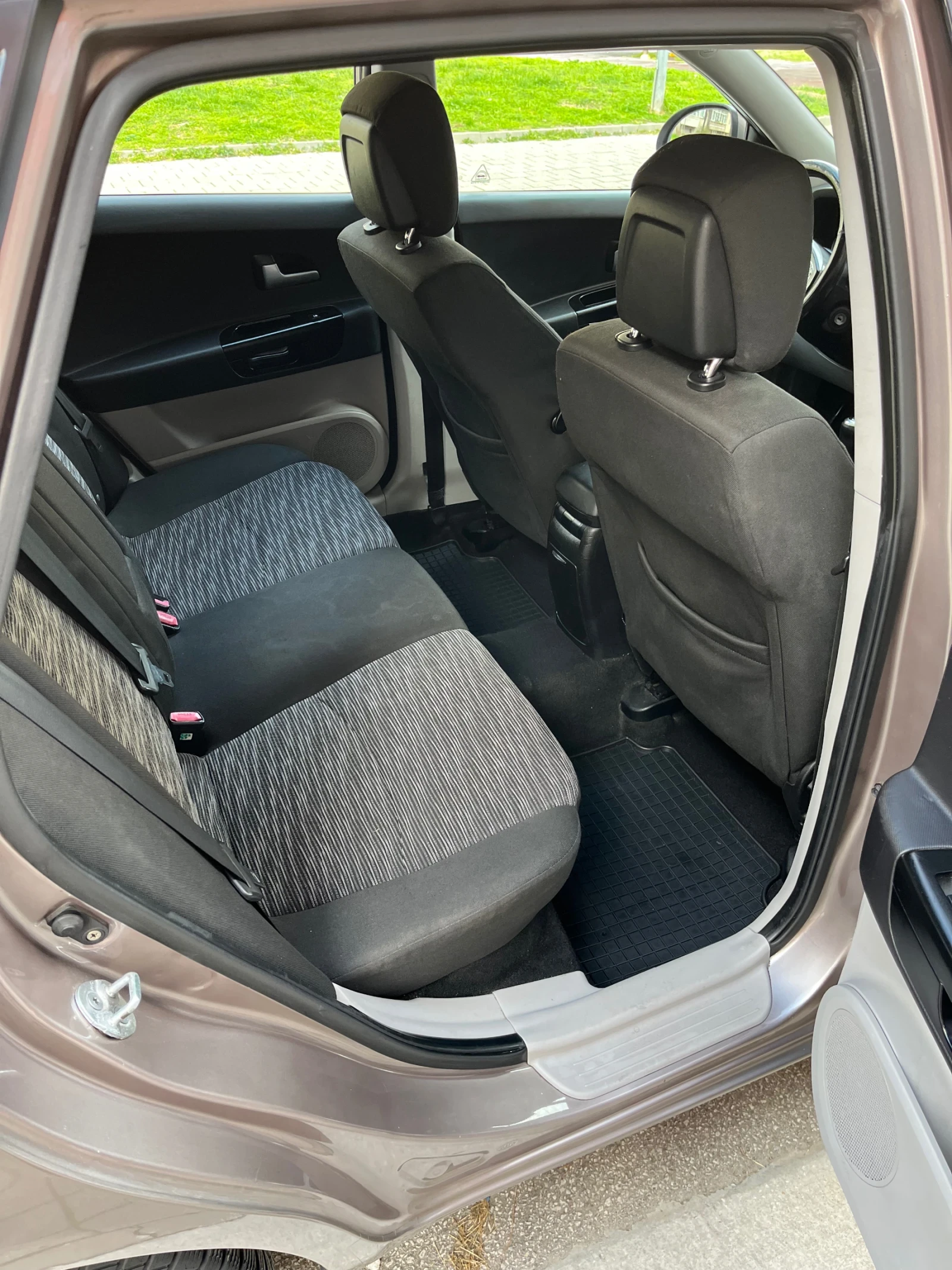 Kia Ceed 1, 6  122 �.�. | Mobile.bg � ����������� 12