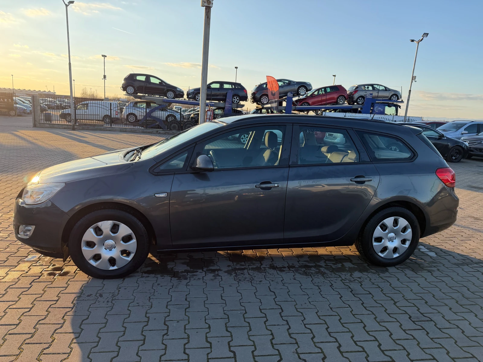 Opel Astra 1.7CDTI NAVI EURO 5 - изображение 9