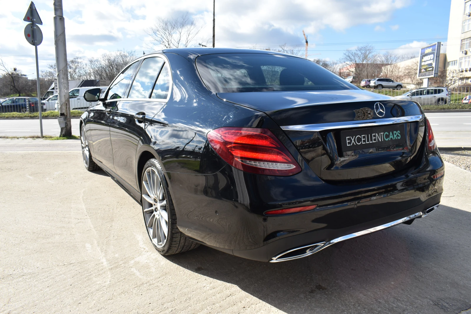 Mercedes-Benz E 220 AMG-LINE* FULL-LED - изображение 3