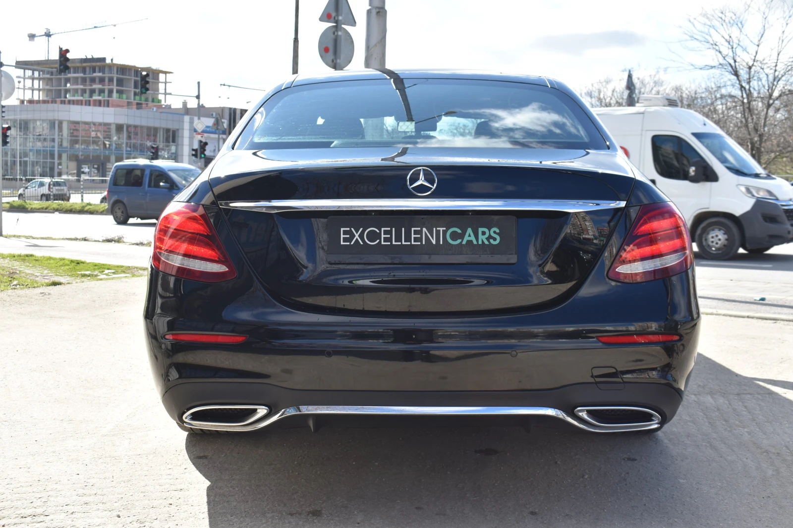 Mercedes-Benz E 220 AMG-LINE* FULL-LED - изображение 4