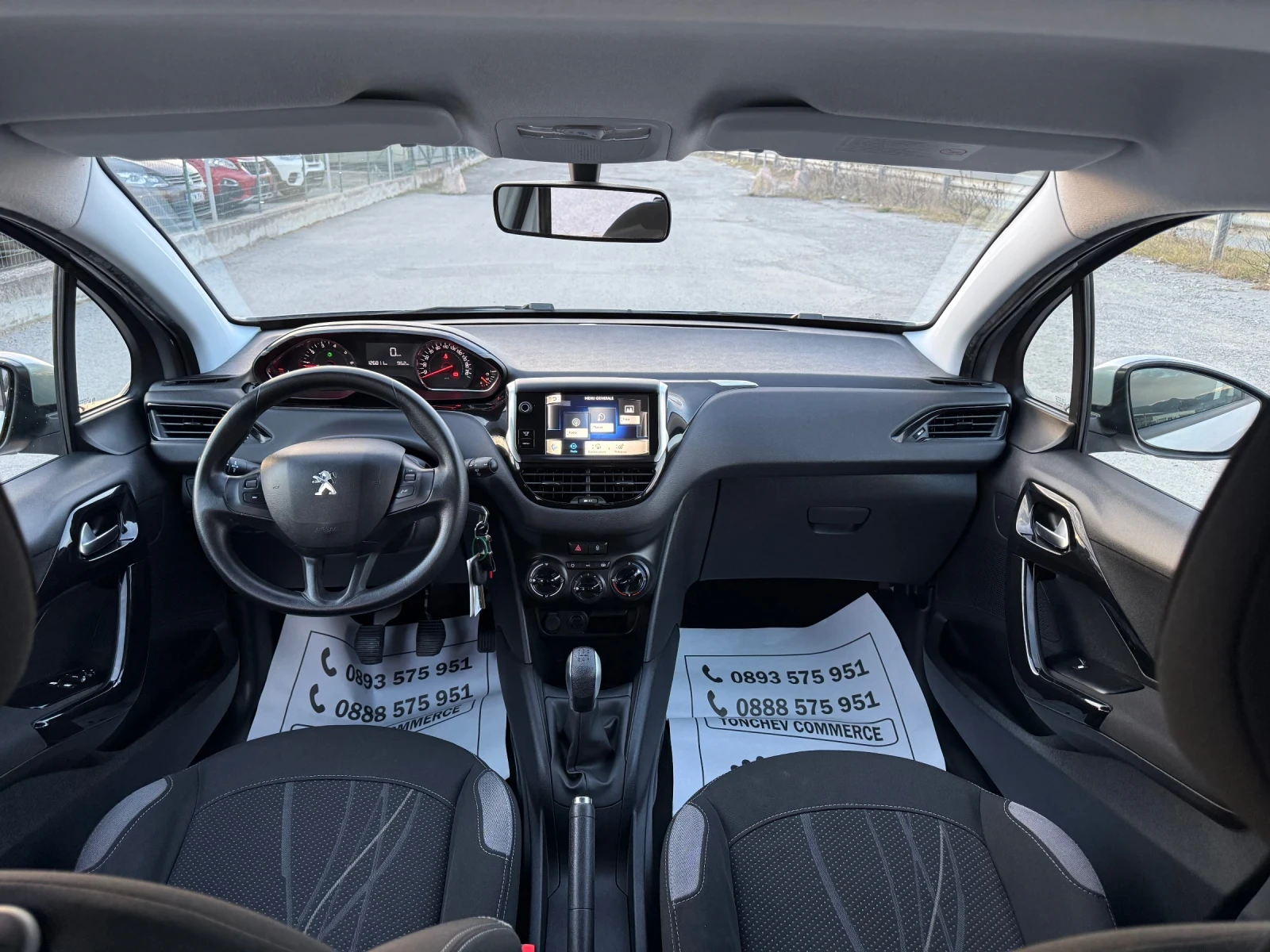 Peugeot 208 1.2i-NEW-126.000km-ORIGINAL-NAVI-TV-DVD-TOP-FULL, снимка 13 - Автомобили и джипове - 53981897