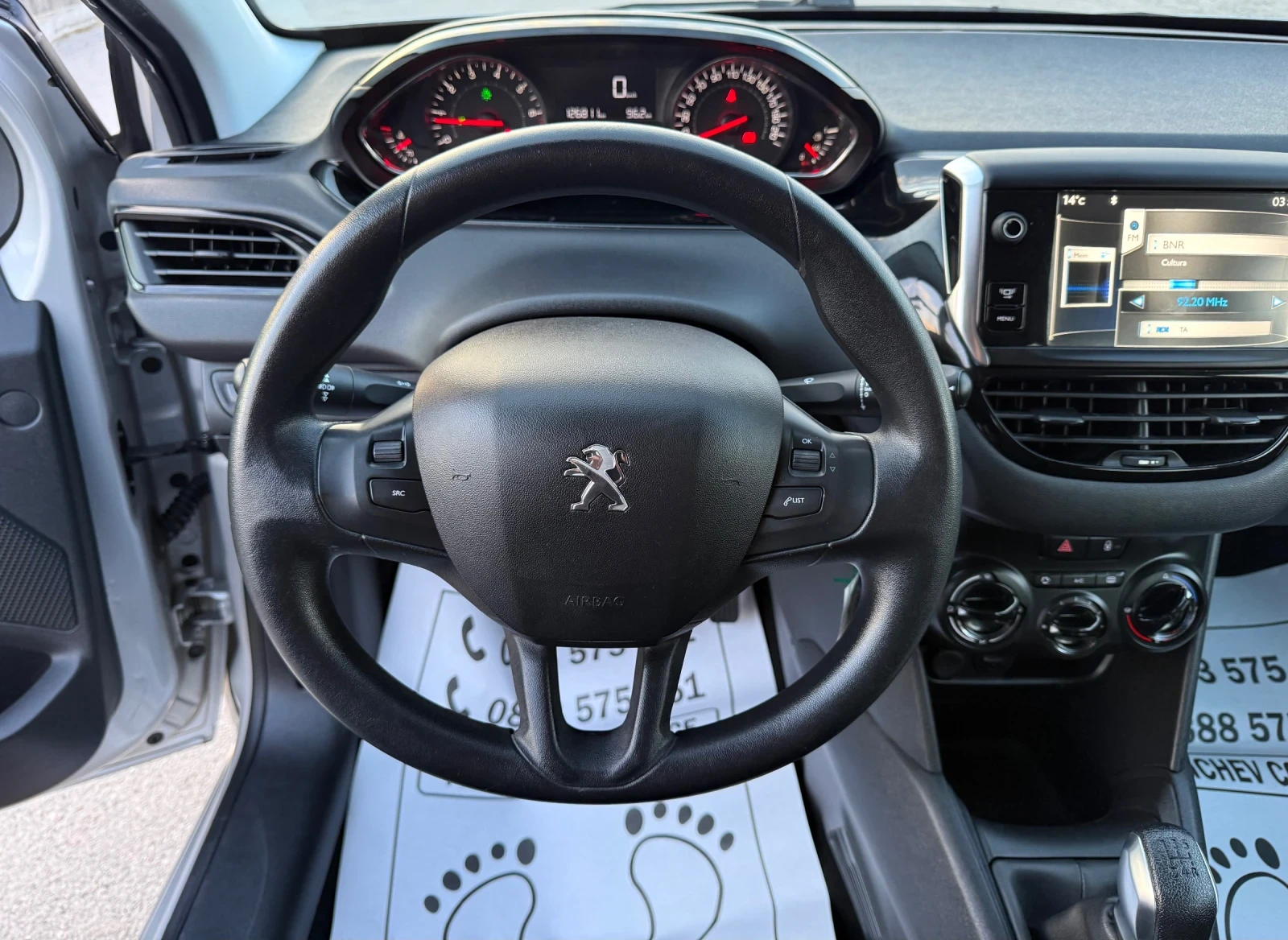 Peugeot 208 1.2i-NEW-126.000km-ORIGINAL-NAVI-TV-DVD-TOP-FULL, снимка 8 - Автомобили и джипове - 53981897