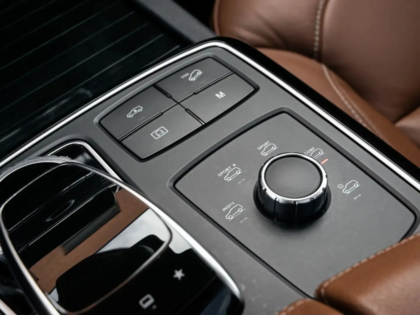 Mercedes-Benz GLE 450 COUPE AMG | 360* КАМЕРА | СЕРВИЗНА ИСТОРИЯ | , снимка 11 - Автомобили и джипове - 54034388