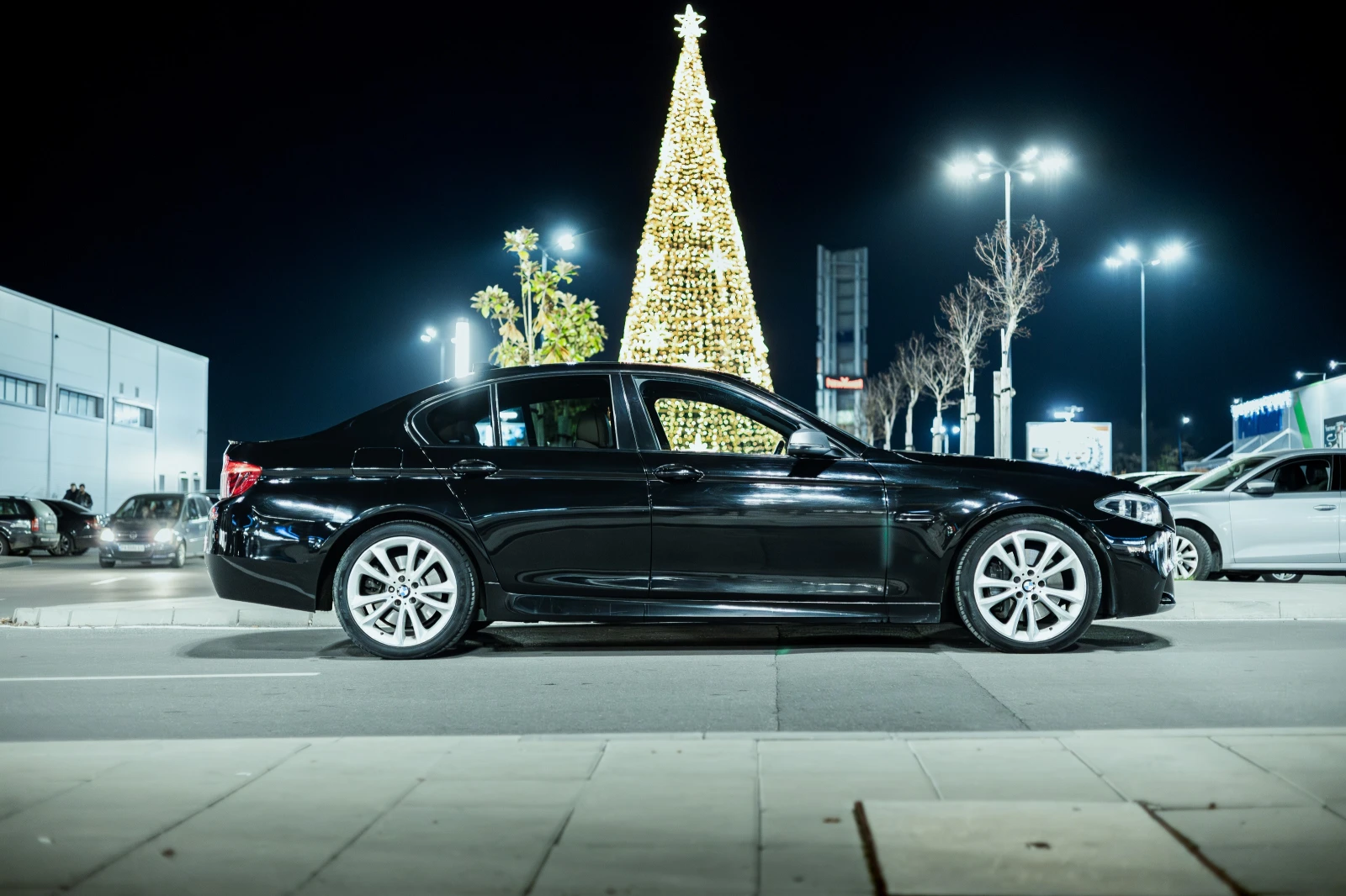 BMW 530 M Пакет* 360* Дистроник* Пано* Рекаро* 300+ + * , снимка 5 - Автомобили и джипове - 55236615