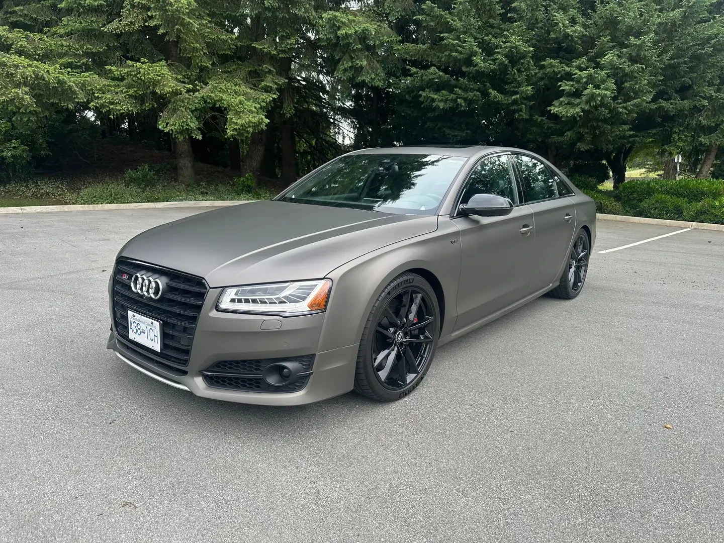 Audi S8 PLUS* РЕАЛНИКМ* ВАКУМ* ОБДУХ* МАСАЖ* 360* ALCANTAR, снимка 5 - Автомобили и джипове - 55315501