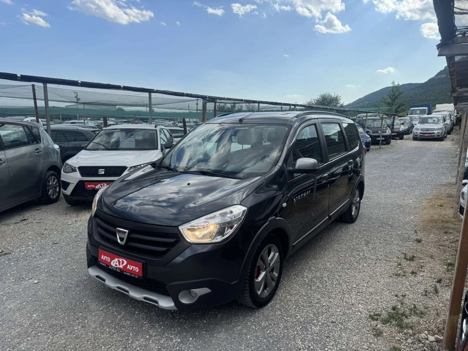 Dacia Lodgy 1.5D-109k.s.-7 места, снимка 3 - Автомобили и джипове - 55448270