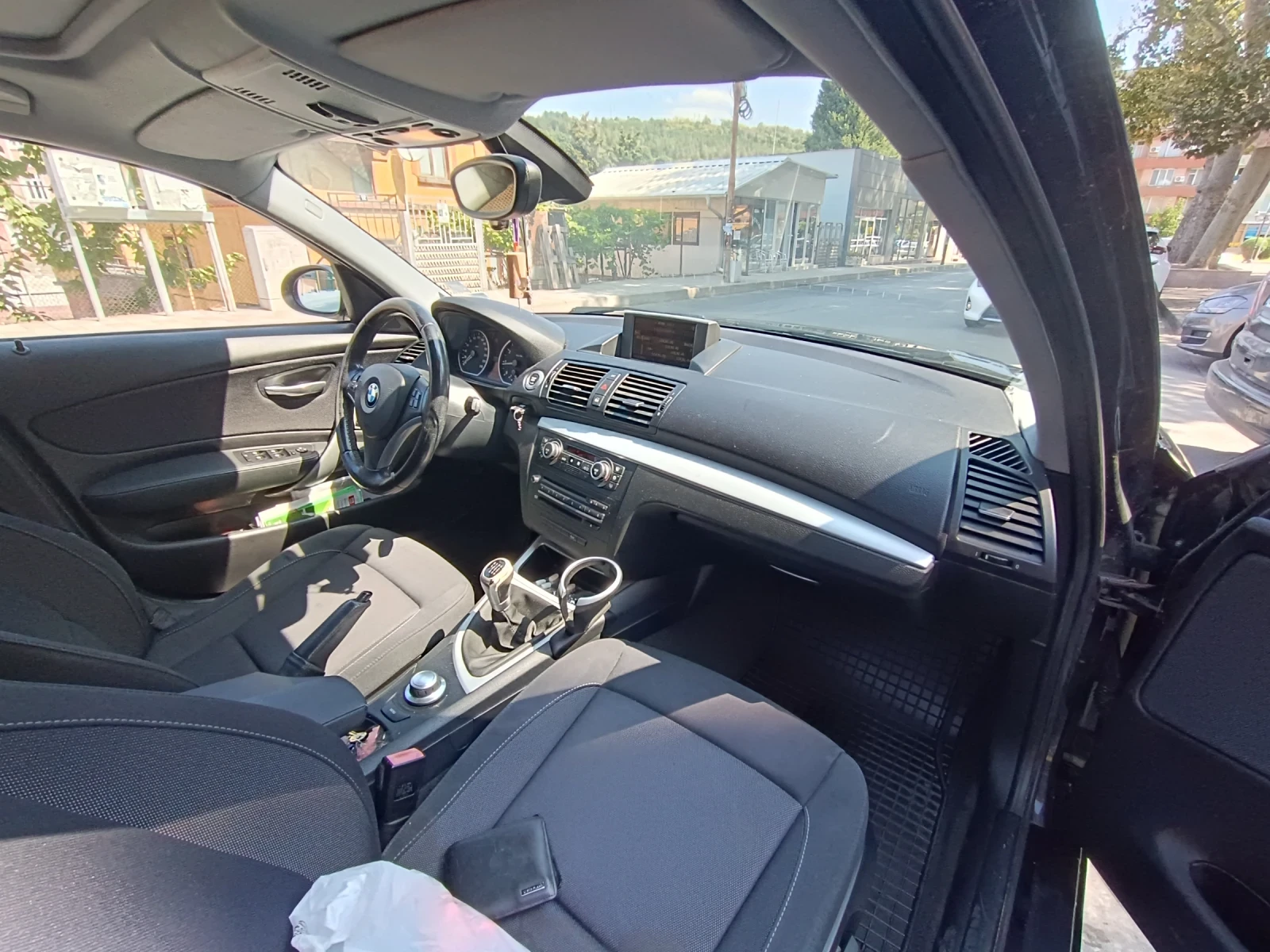 BMW 118 2.0 150kc Facelift, снимка 7 - Автомобили и джипове - 55698369