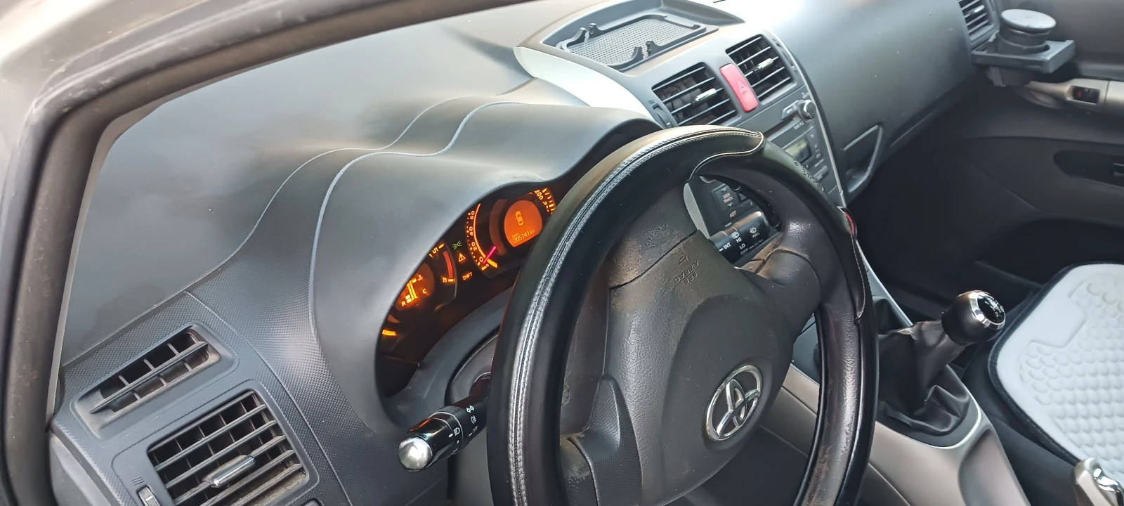Toyota Auris, снимка 7 - Автомобили и джипове - 55894449