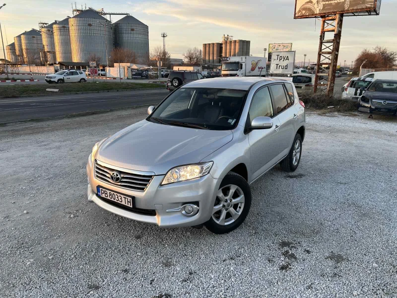 Toyota Rav4 D-4D, снимка 4 - Автомобили и джипове - 48393471