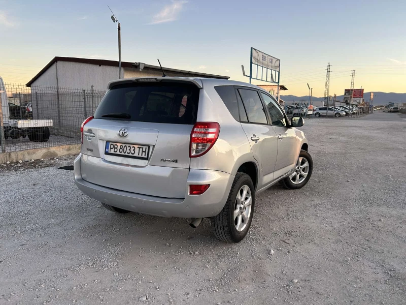 Toyota Rav4 D-4D, снимка 2 - Автомобили и джипове - 48393471