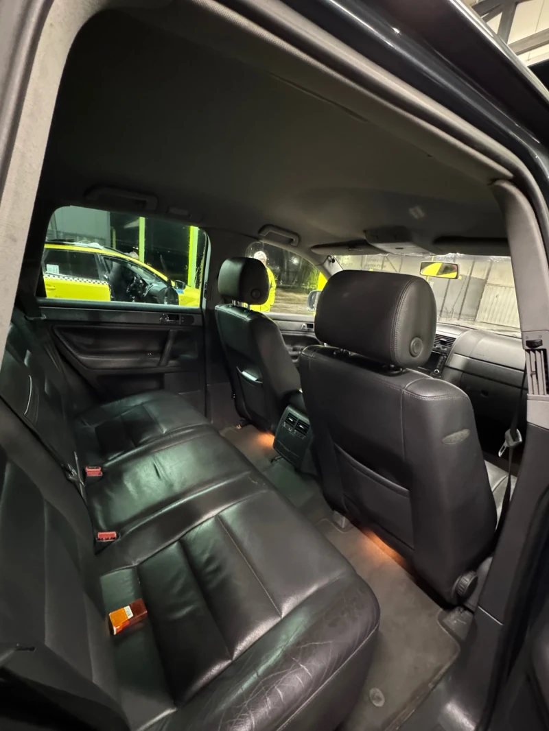 VW Touareg 2.5 TDI ПОДГРЕВ CARPLAY, снимка 5 - Автомобили и джипове - 52139989