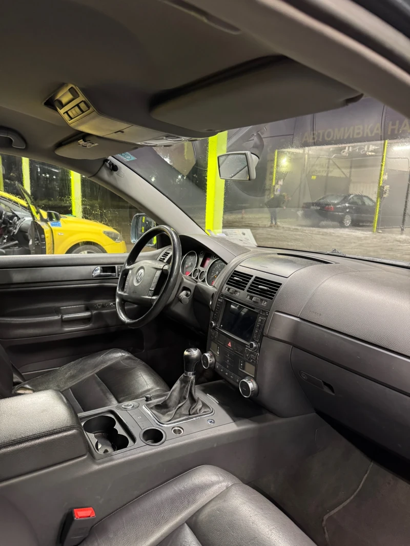 VW Touareg 2.5 TDI ПОДГРЕВ CARPLAY, снимка 6 - Автомобили и джипове - 52139989