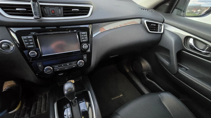 Nissan Rogue, снимка 4 - Автомобили и джипове - 52588227