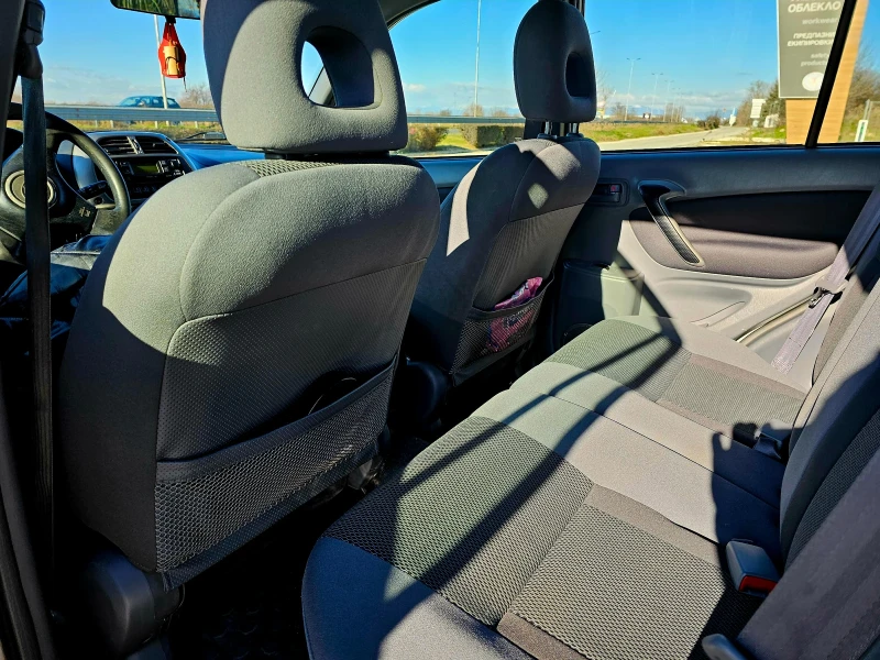 Toyota Rav4, снимка 11 - Автомобили и джипове - 52943970