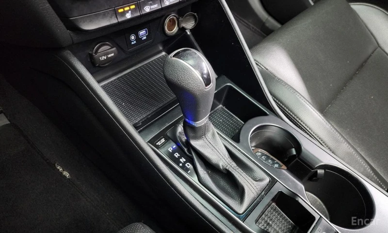 Hyundai Tucson, снимка 9 - Автомобили и джипове - 53200809