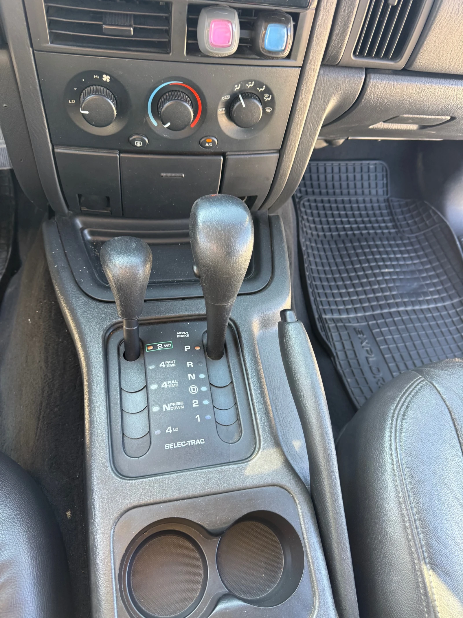 Jeep Grand cherokee 4.0 БЕНЗИН/ГАЗ#АВТОМАТИК, снимка 14 - Автомобили и джипове - 53784494