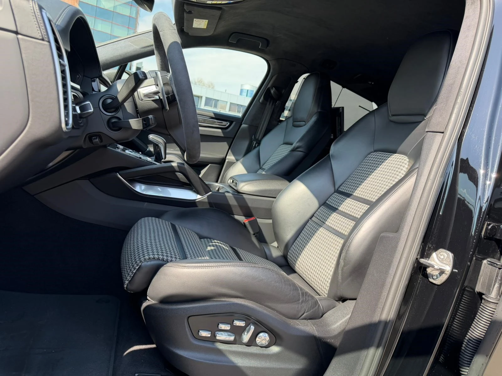 Porsche Cayenne Coupe Turbo , снимка 9 - Автомобили и джипове - 53875543