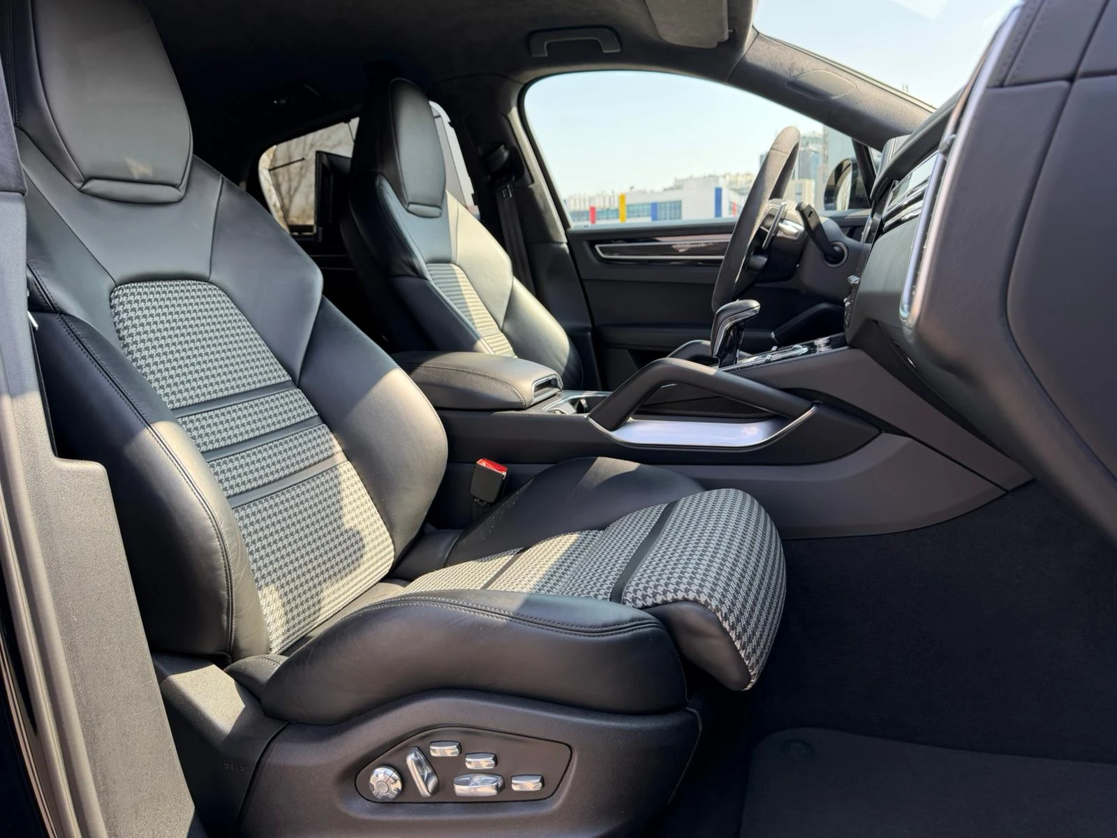 Porsche Cayenne Coupe Turbo , снимка 17 - Автомобили и джипове - 53875543