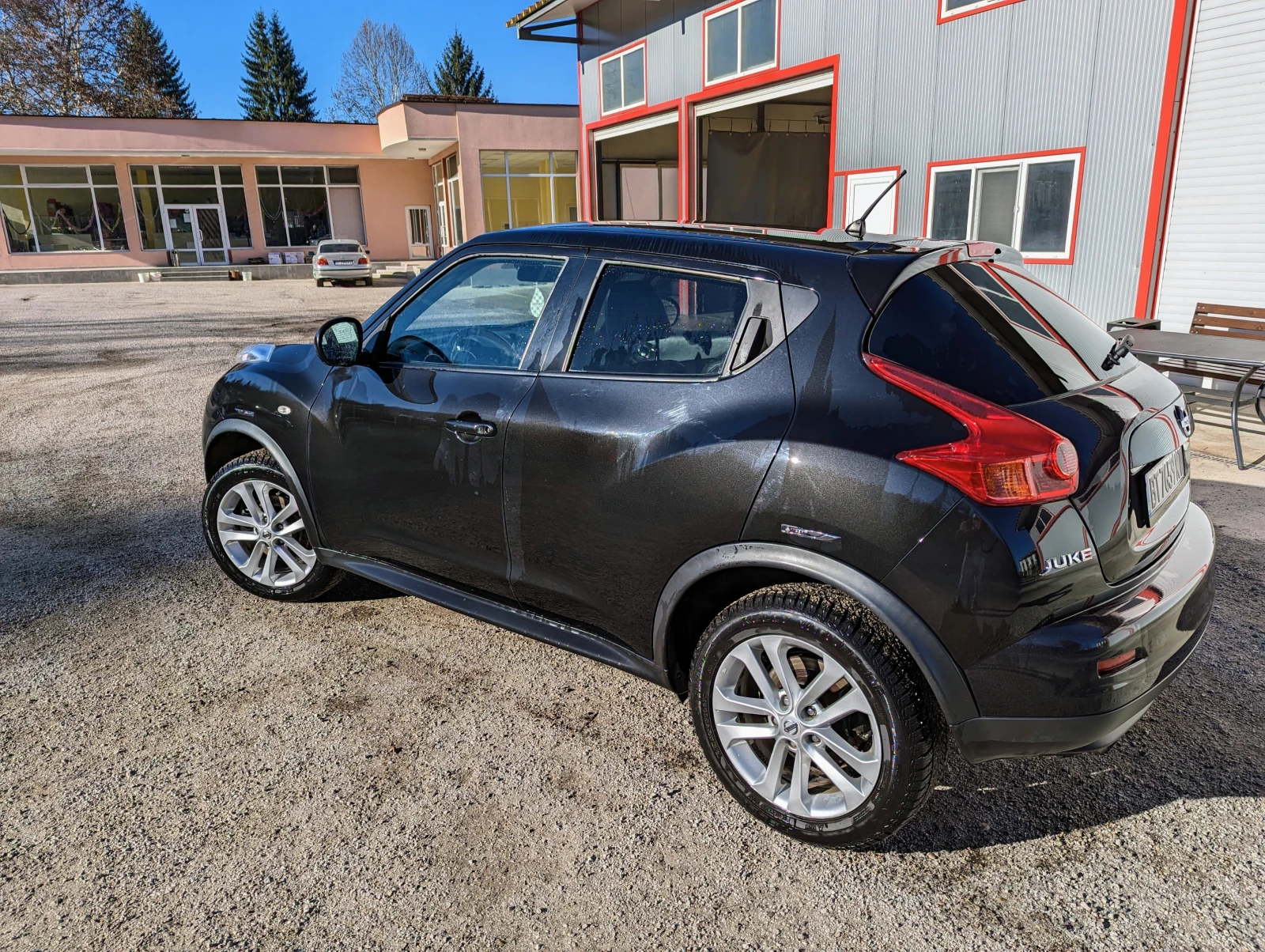 Nissan Juke 1.6 Dig-T, снимка 2 - Автомобили и джипове - 53903876