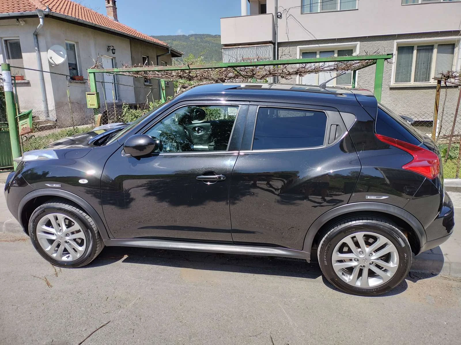 Nissan Juke 1.6 Dig-T, снимка 5 - Автомобили и джипове - 53903876
