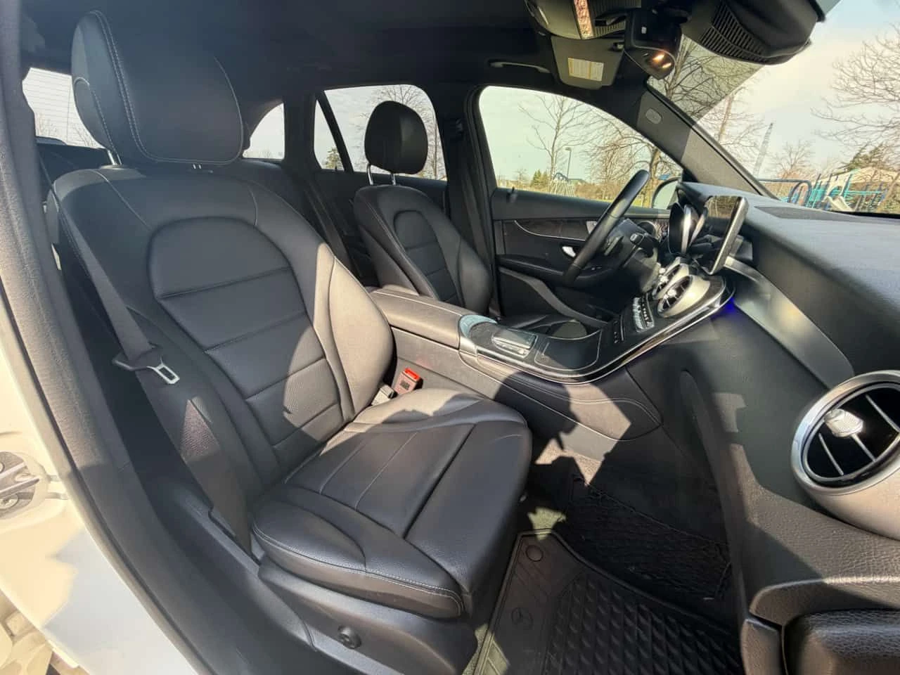 Mercedes-Benz GLC 300 /ПАНОРАМА/ПОДГРЕВИ/360 CAM, снимка 13 - Автомобили и джипове - 54156260