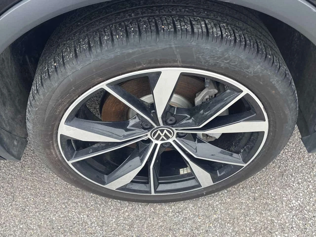 VW Tiguan * Highline R Line * ГЛАВНО ПРЕДСТАВИТЕЛСТВО НА VW*, снимка 6 - Автомобили и джипове - 54205130