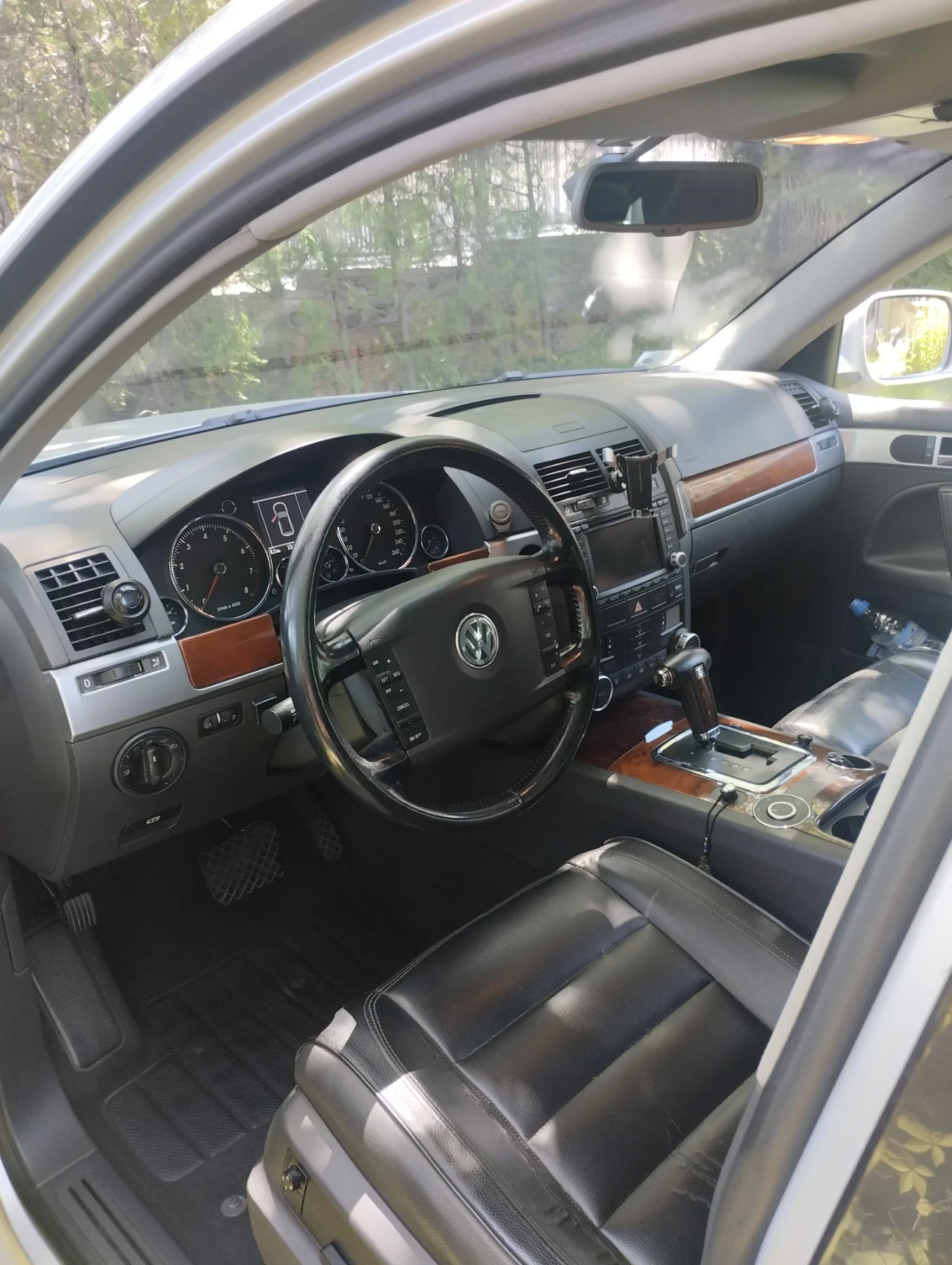 VW Touareg 3.2 V6, снимка 11 - Автомобили и джипове - 55242146