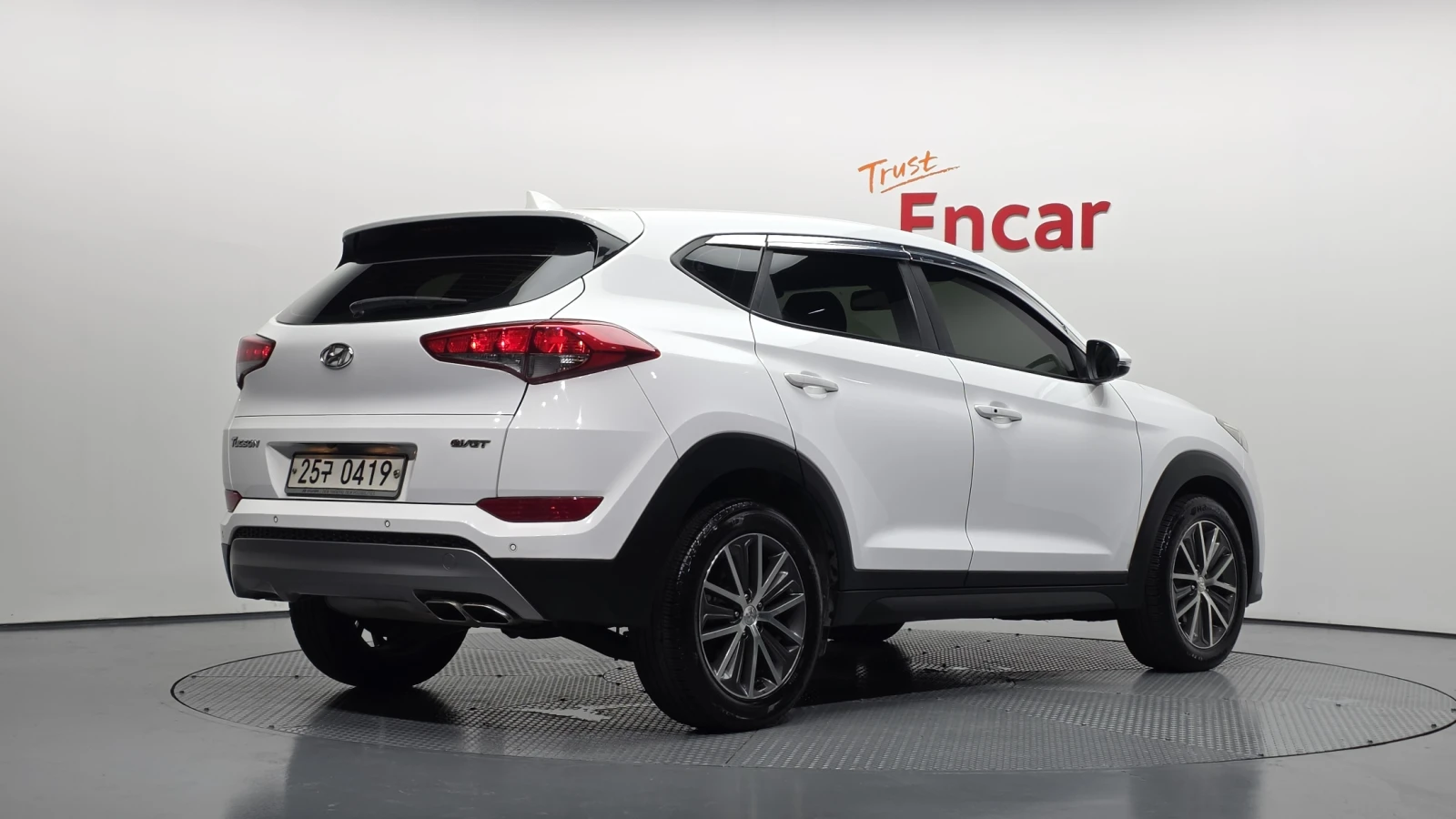 Hyundai Tucson Diesel 2.0 2WD autogeorge.com, снимка 3 - Автомобили и джипове - 55734812