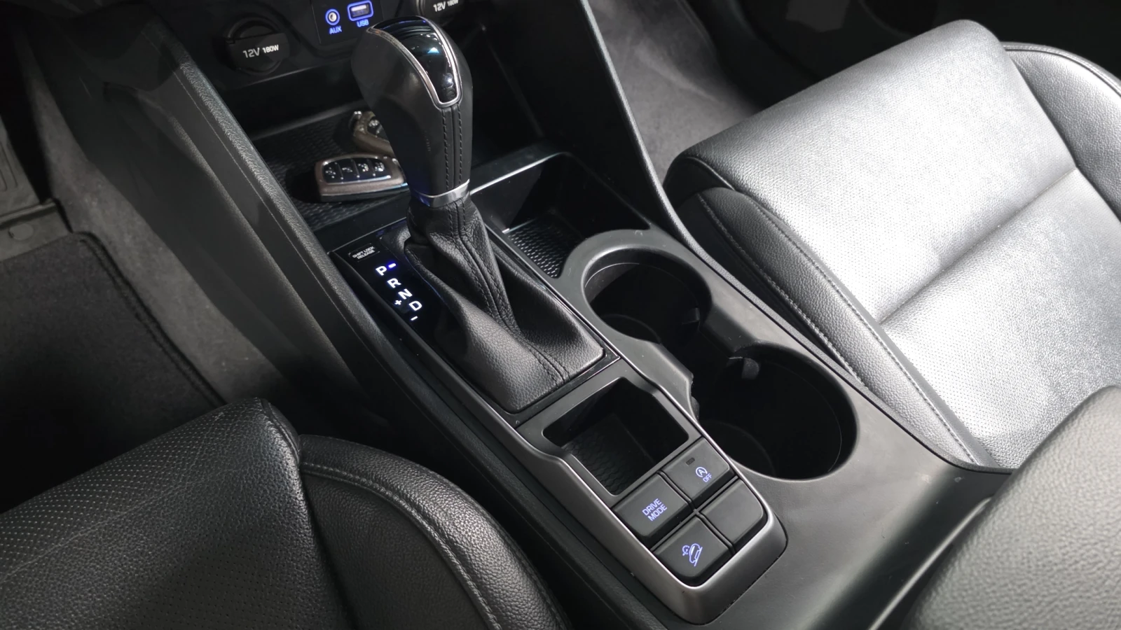 Hyundai Tucson Diesel 2.0 2WD autogeorge.com, снимка 13 - Автомобили и джипове - 55734812