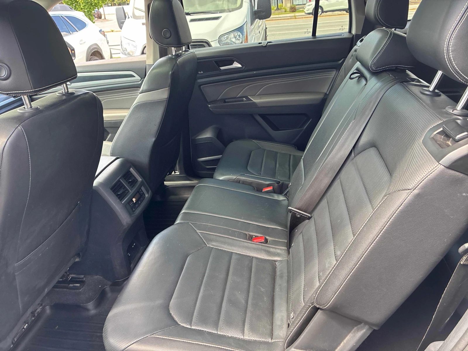 VW Atlas * Highline * AWD * CARFAX * , снимка 12 - Автомобили и джипове - 56012927