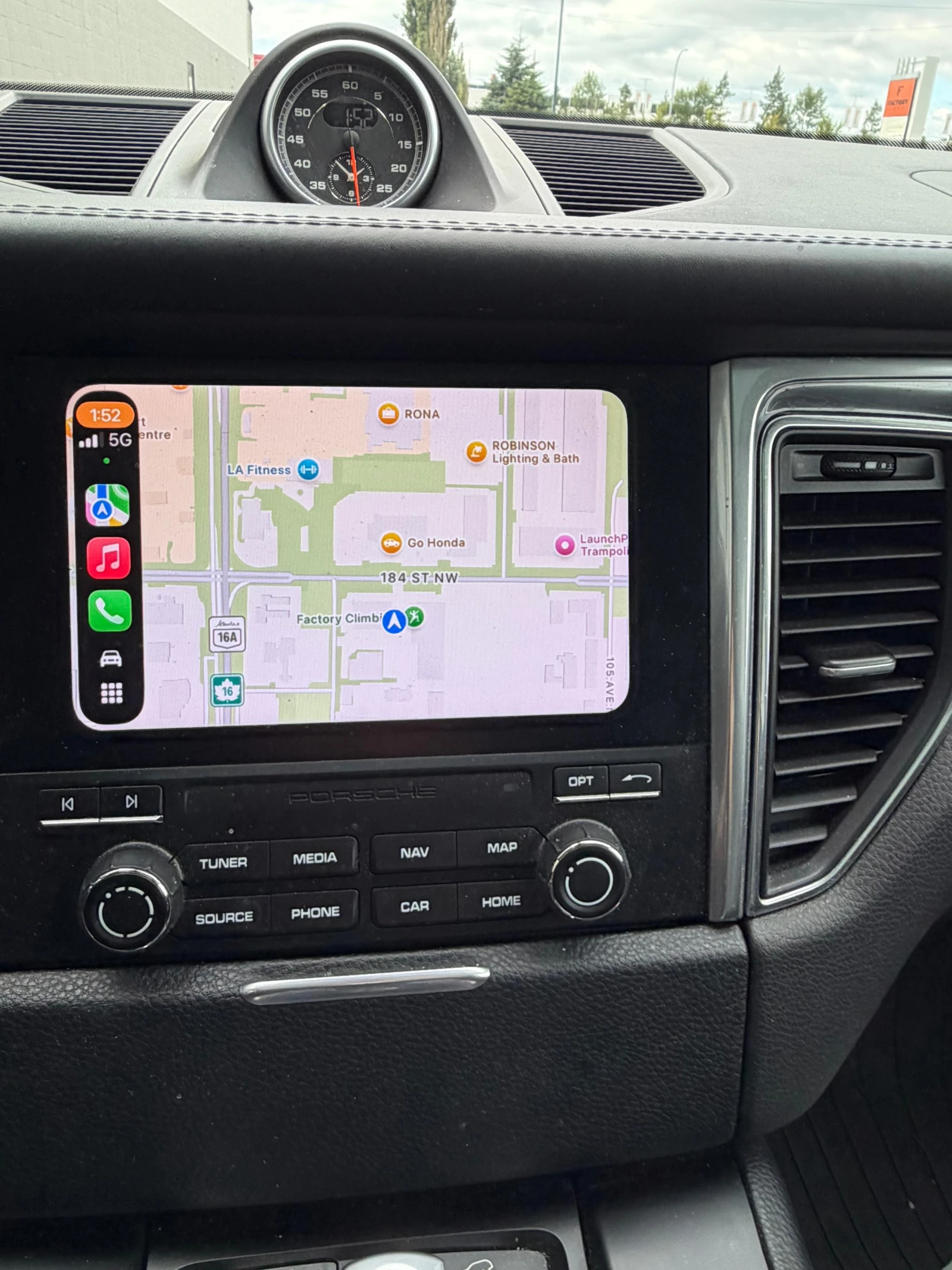 Porsche Macan * Turbo * CARFAX * ОПЦИЯ ЗА ФИНАНСИРАНЕ, снимка 8 - Автомобили и джипове - 56081458