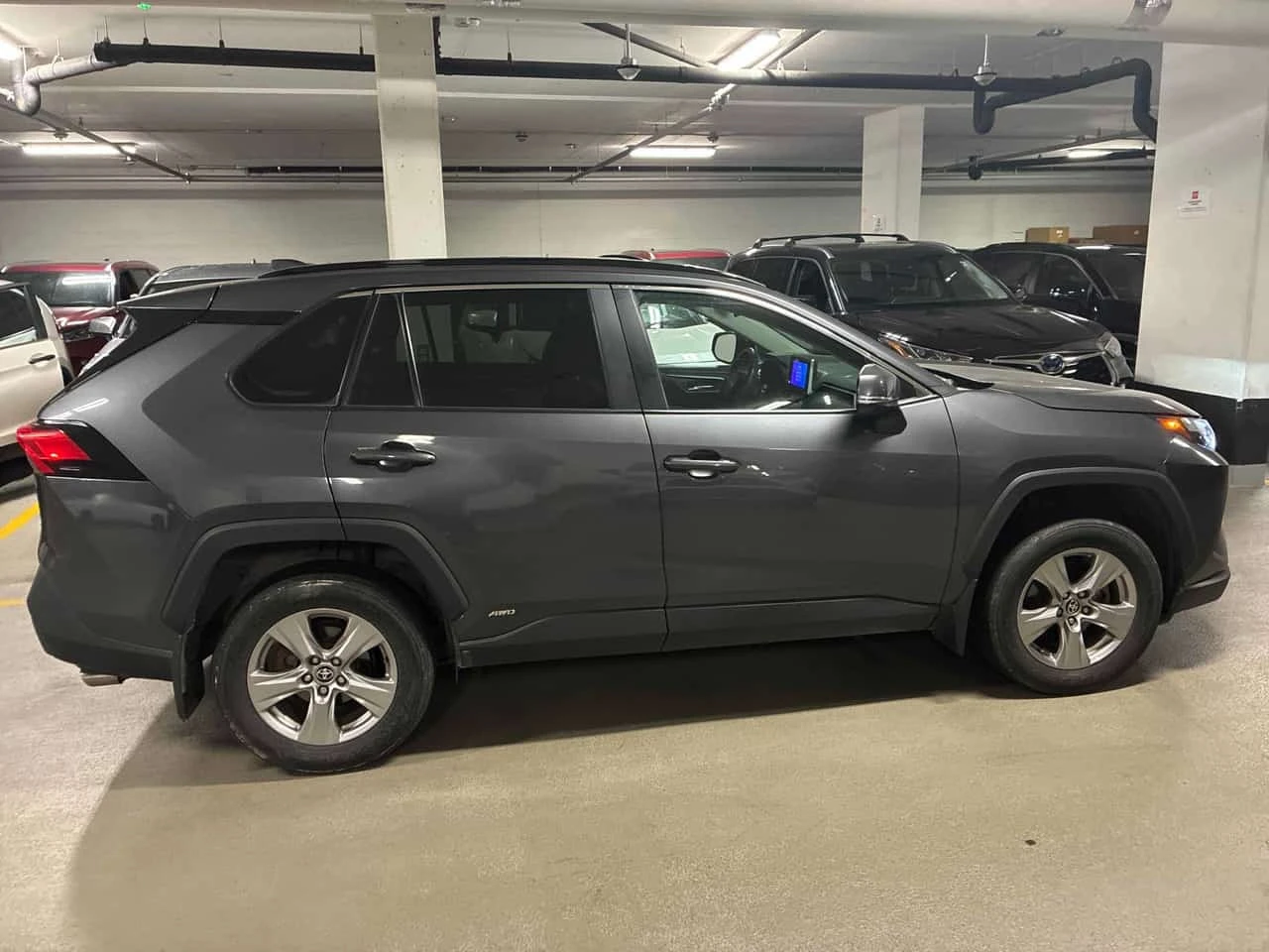 Toyota Rav4 * Hybrid XLE * CARFAX * БЕЗ ПЪРВОНАЧАЛНА ВНОСКА, снимка 3 - Автомобили и джипове - 56240850
