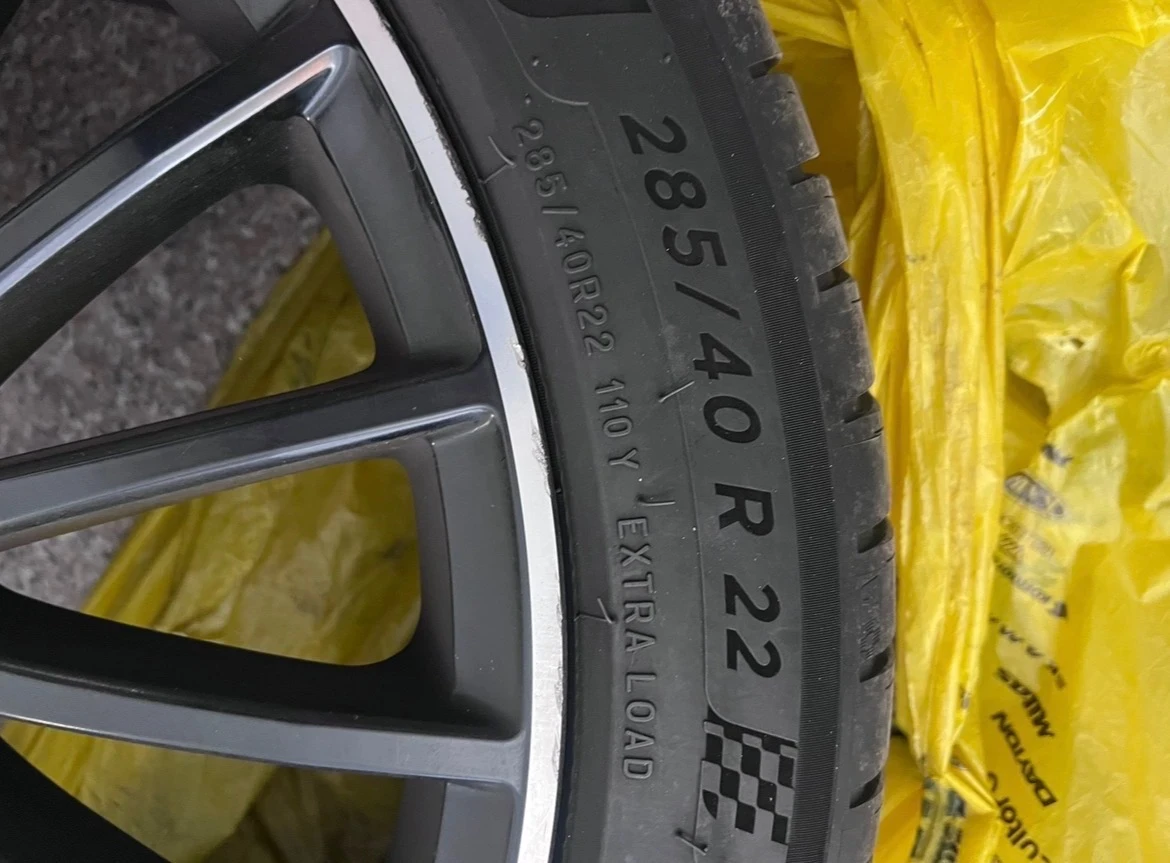 Гуми с джанти Michelin 285/40R22, снимка 4 - Гуми и джанти - 54492234