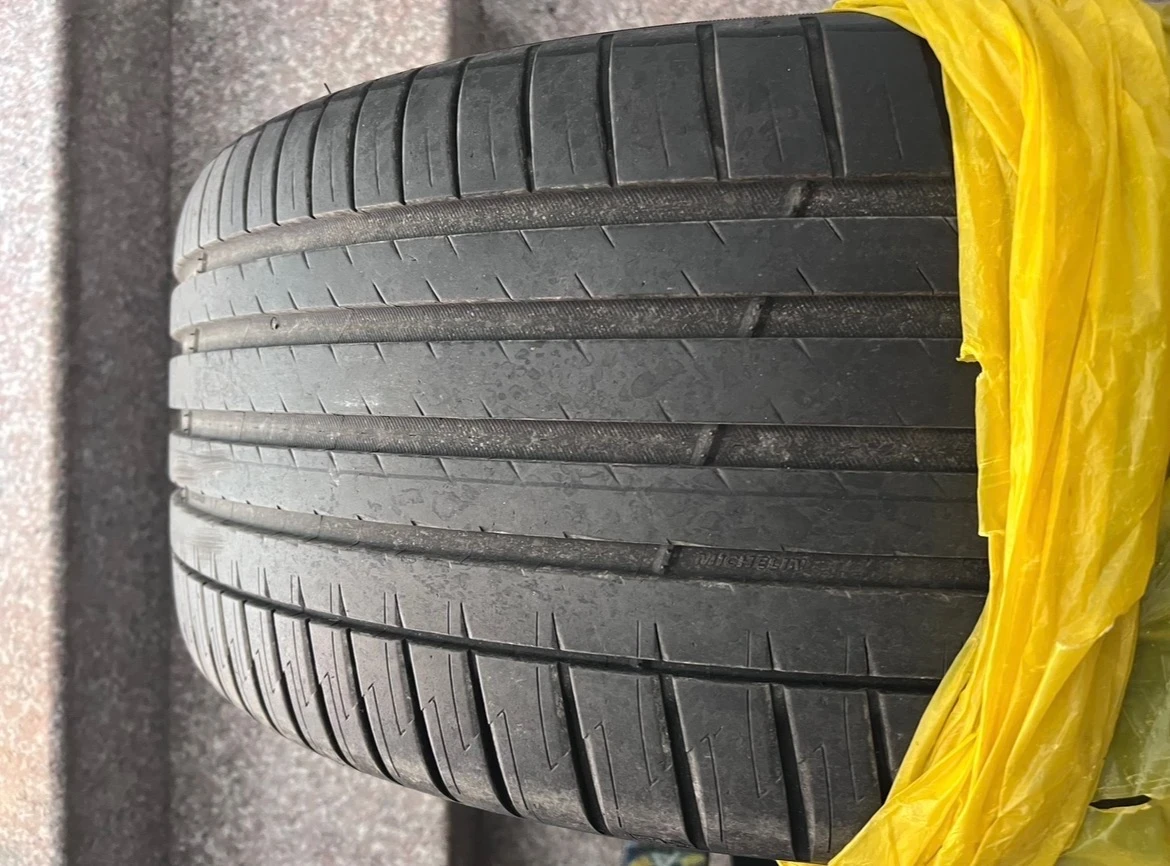 Гуми с джанти Michelin 285/40R22, снимка 2 - Гуми и джанти - 54492234