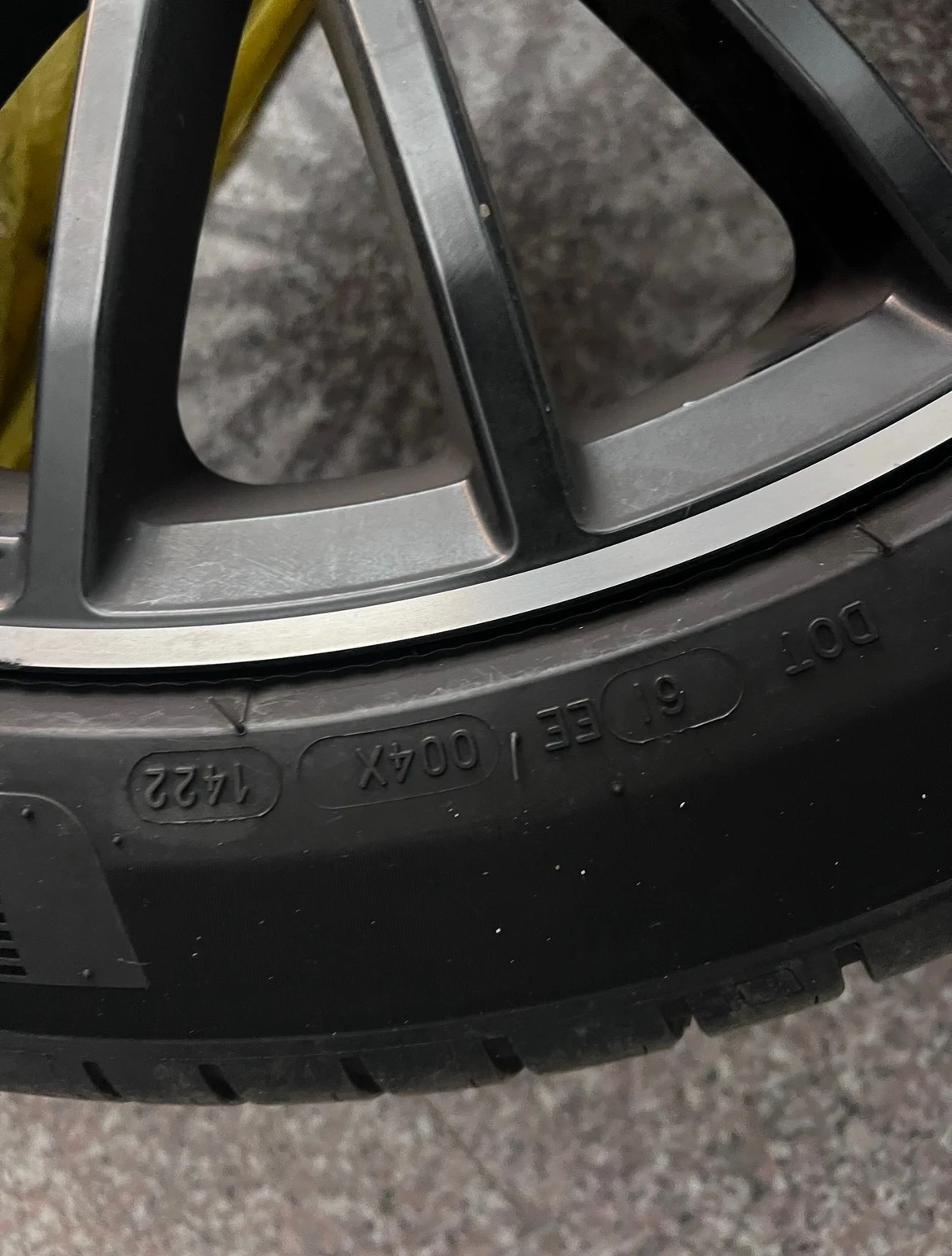 Гуми с джанти Michelin 285/40R22, снимка 5 - Гуми и джанти - 54492234