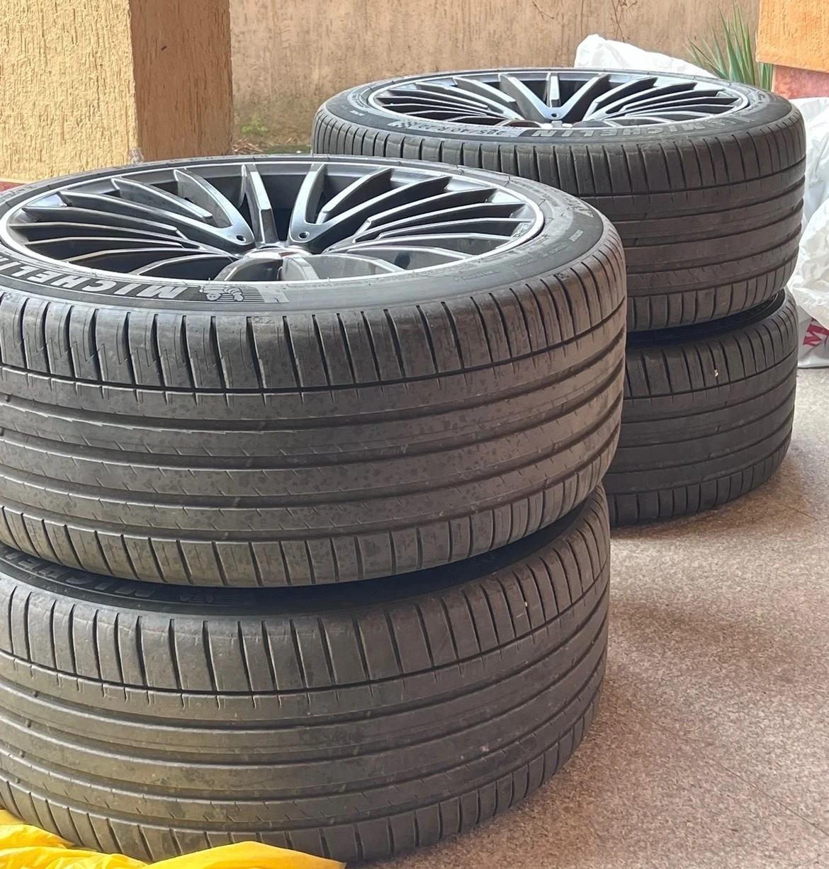 Гуми с джанти Michelin 285/40R22, снимка 11 - Гуми и джанти - 54492234