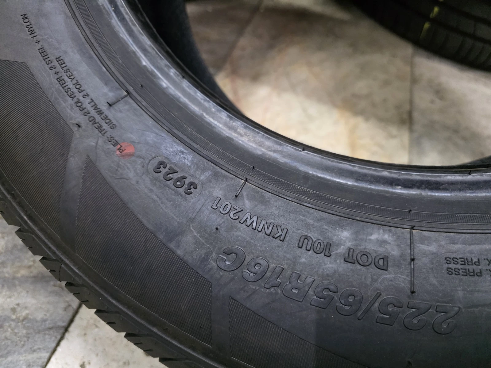 Гуми Всесезонни 225/65R16, снимка 5 - Гуми и джанти - 56664406