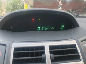 Toyota Yaris 1.3 VVT-i  Газ/Бензин, снимка 14