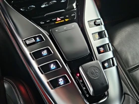 Mercedes-Benz AMG GT 53/4MAT/DISTR/PANO/HUD/МАСАЖ/ОБДУХ/BURMESTER/LIZIN, снимка 11