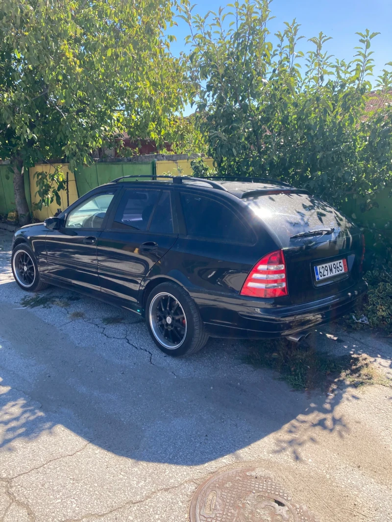 Mercedes-Benz C 180, снимка 3 - Автомобили и джипове - 47463532