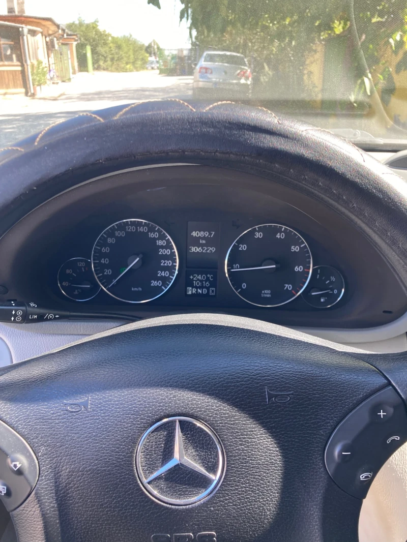 Mercedes-Benz C 180, снимка 9 - Автомобили и джипове - 47463532