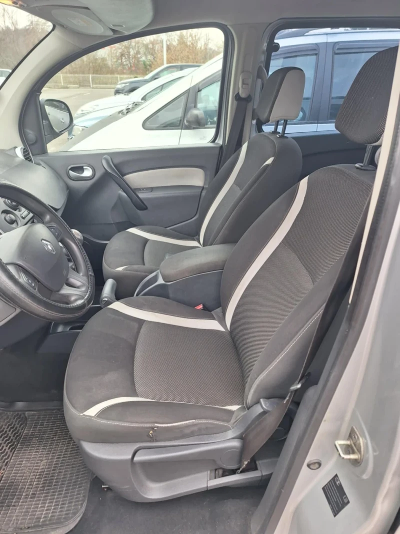 Renault Kangoo 1.5dci, снимка 4 - Автомобили и джипове - 48637843