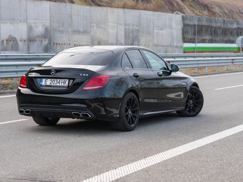 Mercedes-Benz C 63 AMG V8, снимка 11 - Автомобили и джипове - 48737500