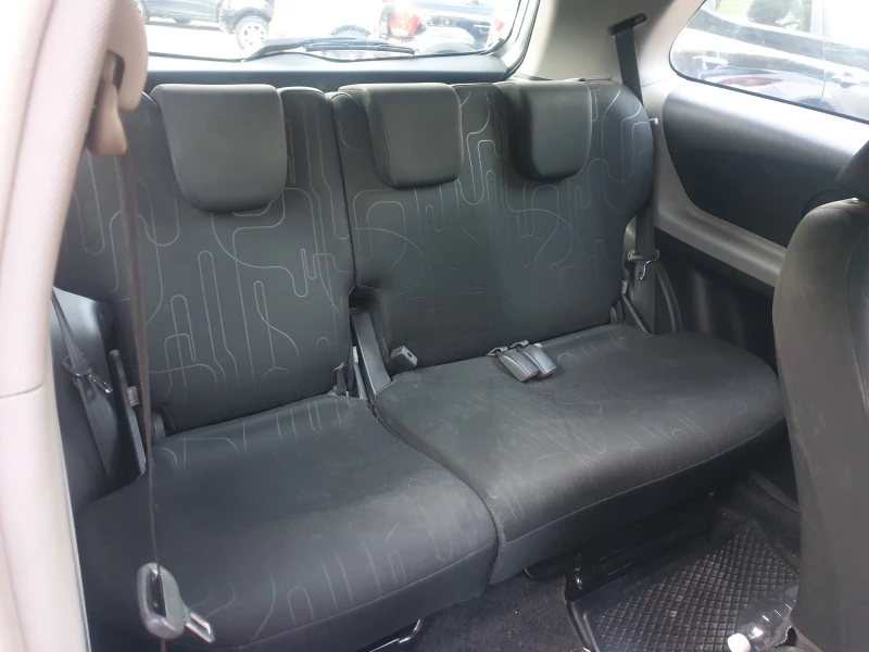Toyota Yaris 1.3 VVT-i  Газ/Бензин, снимка 11 - Автомобили и джипове - 51223013