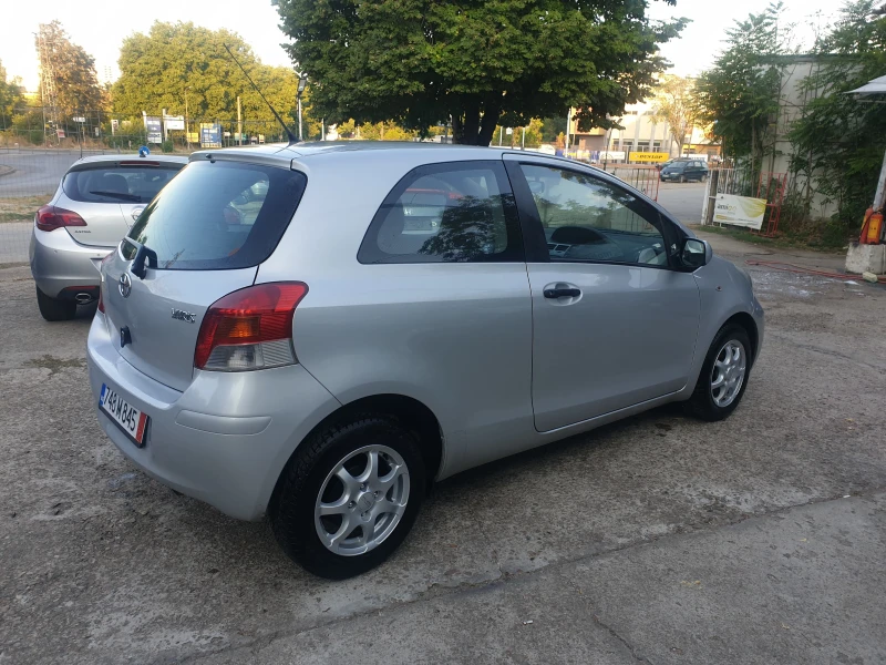 Toyota Yaris 1.3 VVT-i  Газ/Бензин, снимка 5 - Автомобили и джипове - 51223013
